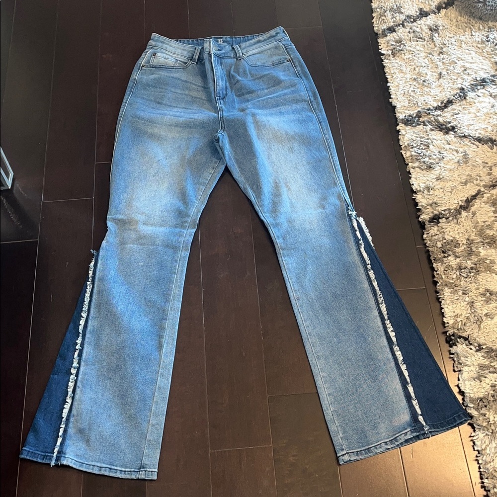 New York and company fit and flared 2 toned jeans.  Size 12 Excellent condition